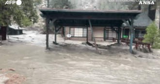 Copertina di Rischio inondazioni in California per le forti piogge, evacuate migliaia di persone – Video