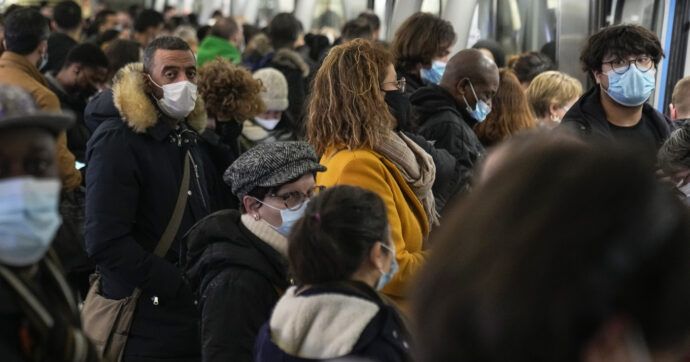Tre donne ferite con un coltello nella metro di Parigi: arrestato l’aggressore