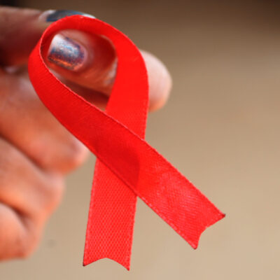 Copertina di Lotta all’HIV, la PrEP iniettabile long-acting nuova frontiera della prevenzione: “È una rivoluzione, si arriverà a una iniezione all’anno”