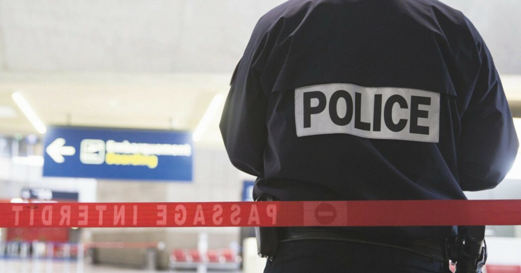 Parigi: 3 donne accoltellate in metropolitana