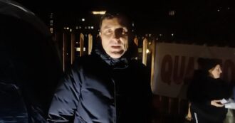 Copertina di Il sindaco di Isernia dorme in tenda davanti all’ospedale per protesta contro i tagli. L’azienda sanitaria: “Azione strumentale”