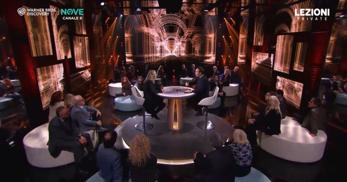 Giovanna Botteri a Lezioni Private: “I social media sono pericolosi per l’informazione, l’unica trincea saranno i giornalisti”