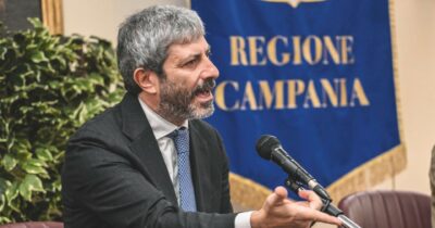 Copertina di Campania, rebus giunta: il no di Fico al fedelissimo di De Luca