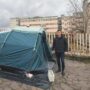 Copertina di Isernia, sindaco dorme in tenda contro i tagli alla sanità. Regione: “Protesta strumentale”