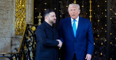 Copertina di Incontro Trump-Zelensky a Miami. Il presidente Usa assicura: “Forti garanzie di sicurezza"