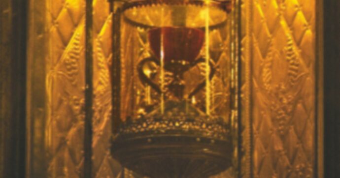 Reliquie Valencia, alla ricerca del Santo Graal: il calice di Gesù usato da Wojtyla e Ratzinger