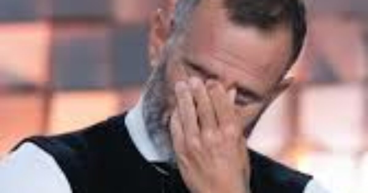 “Quando ti rendi conto che sei tu a dare qualcosa ai tuoi genitori diventa difficile. Il Grande Fratello? Non è un trampolino di lancio” : Ascanio Pacelli in lacrime a Verissimo