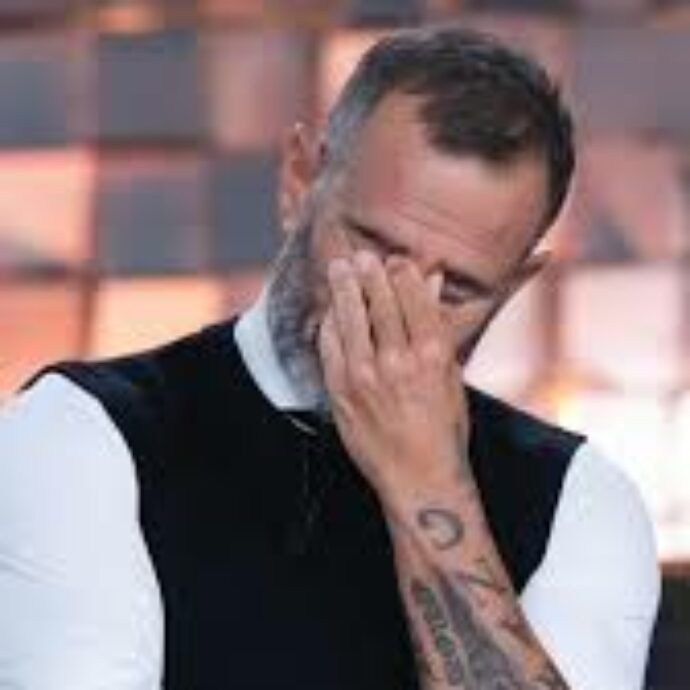 “Quando ti rendi conto che sei tu a dare qualcosa ai tuoi genitori diventa difficile. Il Grande Fratello? Non è un trampolino di lancio” : Ascanio Pacelli in lacrime a Verissimo