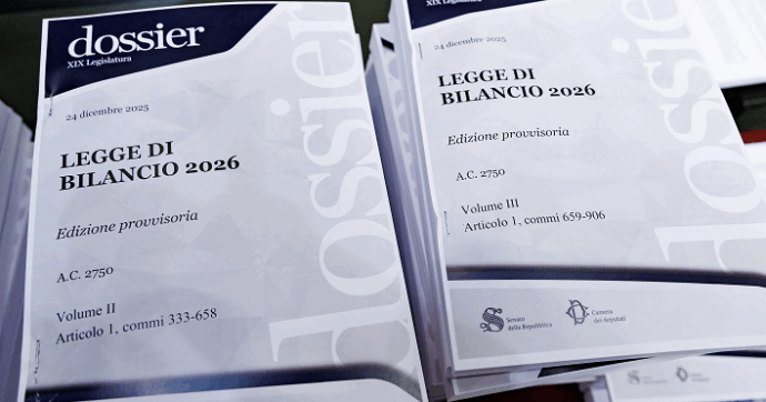 Manovra verso la fiducia alla Camera senza modifiche. Nel 2019 Meloni attaccava: “Dov’è la democrazia se il Parlamento non può discutere la legge di Bilancio?”