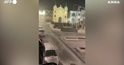 Copertina di Piogge torrenziali in Spagna, allagamenti in Andalusia: tre persone disperse