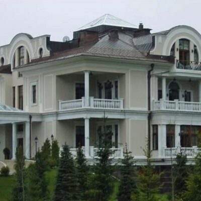 Copertina di Russia-Ucraina, l’accusa di Mosca: “Abbattuti 91 droni inviati da Kiev contro la residenza di Putin a Novgorod”. Zelensky nega: “Menzogne per minare la pace”