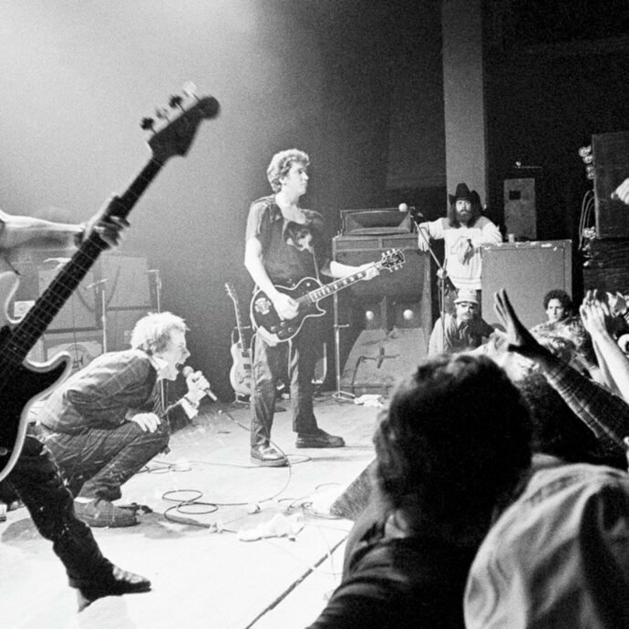 Sputi, spille da balia, moda e risse: nel ’76 divampa il fuoco punk