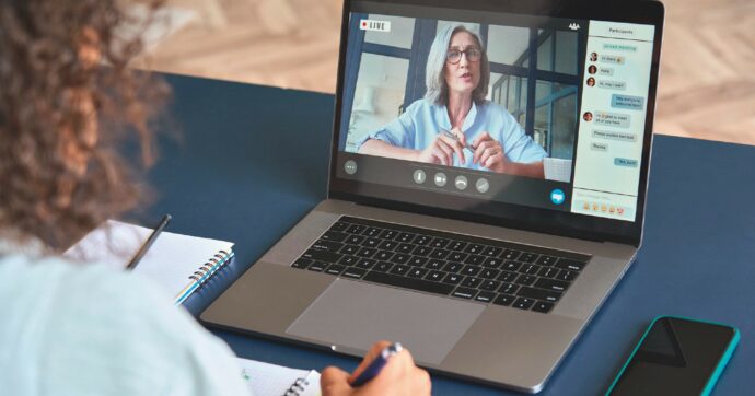 Corsi abilitanti per i docenti, la Cgil: “Decreti in ritardo, così si favoriscono le telematiche”