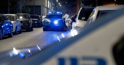 Copertina di Denuncia la moglie, poi muore sul divano