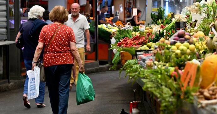 Copertina di Le tasse sui poveri si mangiano le pensioni sotto i 40mila euro 