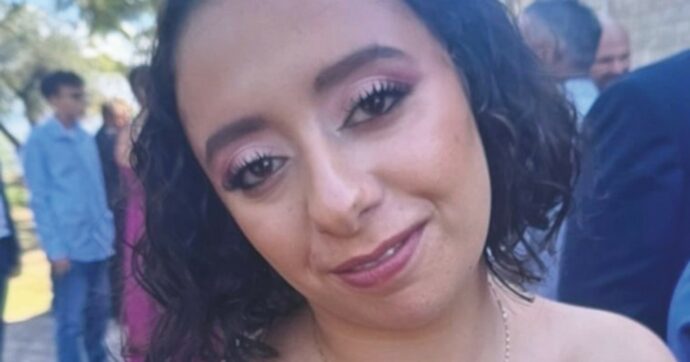 Copertina di È una 19enne romana la donna morta nel cortile