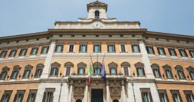 Copertina di Vitalizi d’oro e immunità: ex parlamentari alla carica