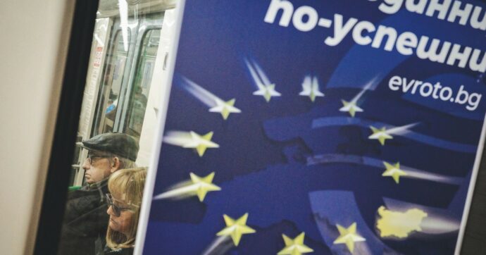 Bulgaria dal 1° gennaio nell’euro col 50% di contrari e senza governo