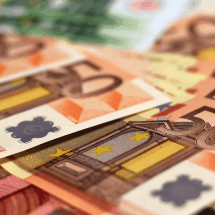 ‘Banda del buco’ ruba 30 milioni di euro da una banca in Germania: clienti disperati davanti all’ingresso