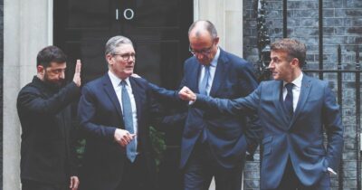 Copertina di Zelensky: “Truppe Usa in Ucraina? Ne stiamo parlando con Trump”. Lavrov: “Nessuna soluzione se continuano atti criminali di Kiev”. Parigi: “Attacco alla residenza di Putin? Nessuna prova”