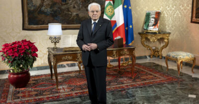 Copertina di Il discorso di fine anno di Mattarella: “Ripugnante chi nega la pace perché si sente più forte”