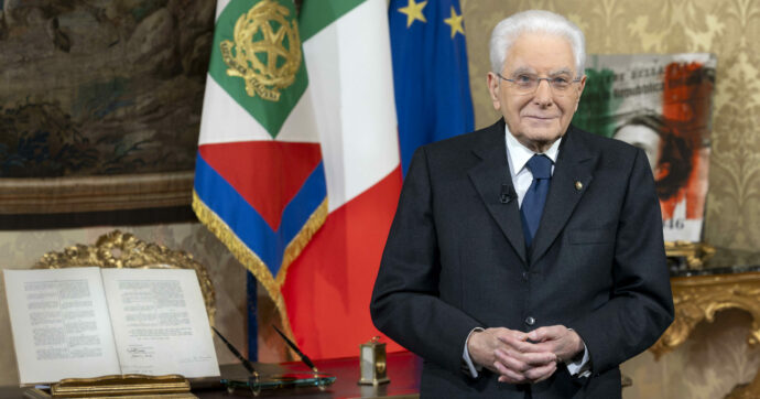 “Disarmare le parole”: nel discorso di fine anno Mattarella cita Leone XIV e Papa Francesco. L’appello ai giovani: “Siate esigenti e coraggiosi”