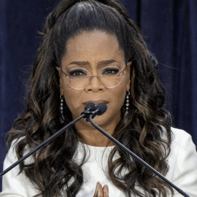 “Sono sempre stata delusa dal mio corpo in sovrappeso. Il fallimento mi sembrava doppio perché ho chef e personal trainer. Con le iniezioni di GLP-1 sono rinata, e non sento nemmeno il bisogno di bere alcolici”: parla Oprah Winfrey