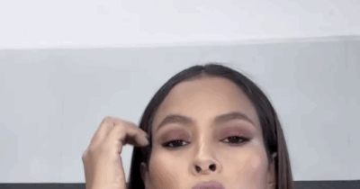 Copertina di “Mio padre ha avuto 4 figli con 4 donne diverse, faceva il poliziotto prima che lo ferissero sparandogli in faccia. Cosa sogno oggi? Di recitare per Tim Burton”: così Mariana Rodriguez