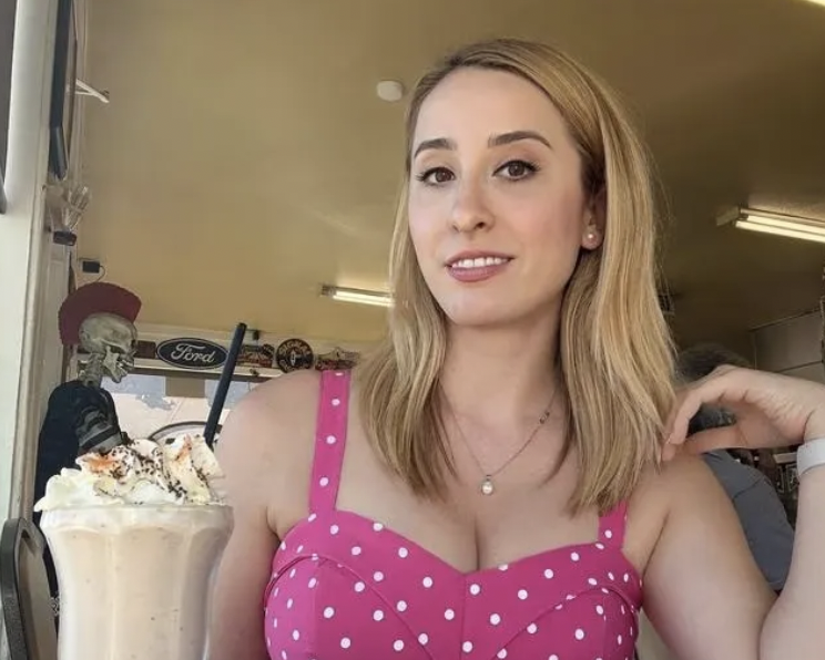 com8217232 il natale in un bordello alcuni clienti portano i biscotti alle loro sex workers preferite e tornano a casa a capodanno tutto si trasforma diventa selvaggio parla la manager catherine de noire