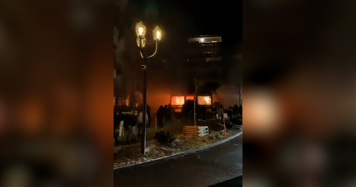 l8217uscita di sicurezza bloccata da un mobile pochi minuti prima della strage di crans montana da Ilfattoquotidiano.it l8217uscita di sicurezza bloccata da un mobile pochi minuti prima della strage di crans montana