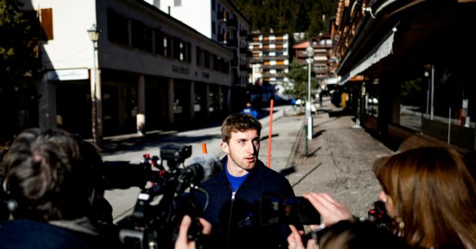 Il racconto dei sopravvissuti: “Ho visto le candele sfiorare il soffitto… Non si poteva uscire”