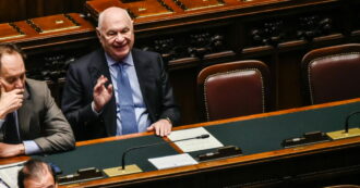 Copertina di Referendum, già 200mila firme contro la riforma Nordio. Conte: “Legge dannosa e pro-casta, continuiamo così”