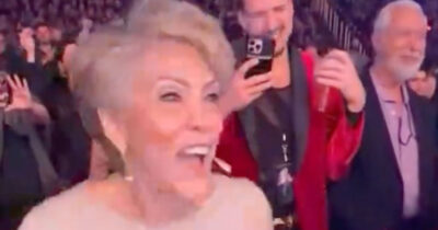 Copertina di La mamma di Jennifer Lopez si scatena al concerto della figlia e le immagini diventano virali – IL VIDEO