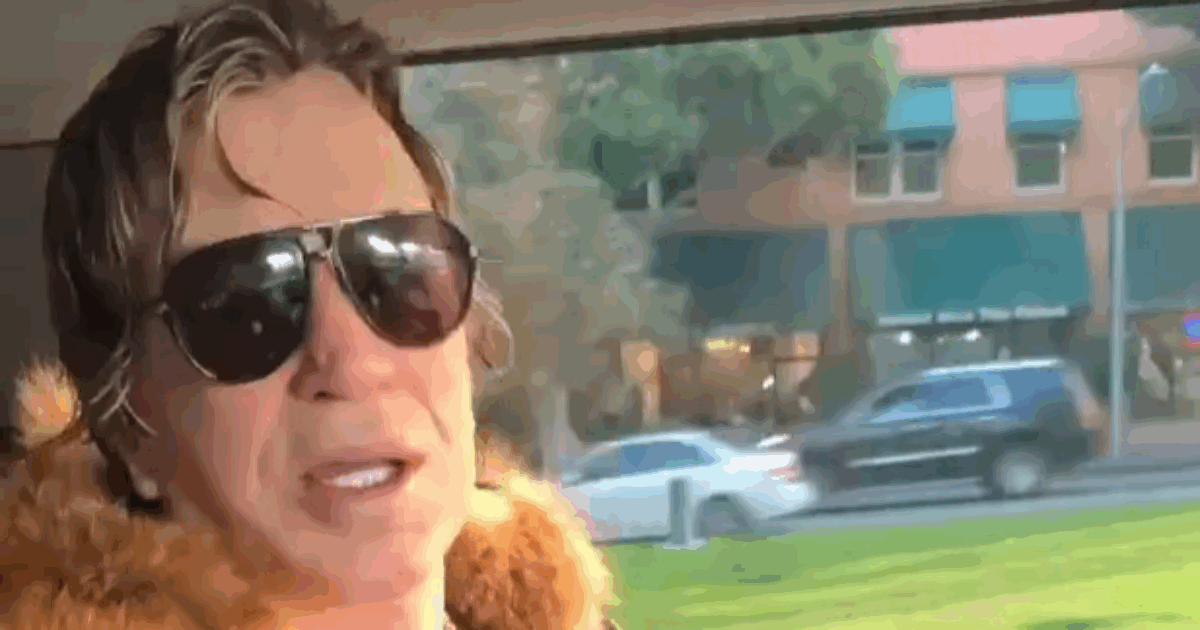 Mickey Rourke a rischio fratto: l’attore ha ricevuto un avviso di pagamento di oltre 50mila dollari di affitto arretrato. Il proprietario è furibondo