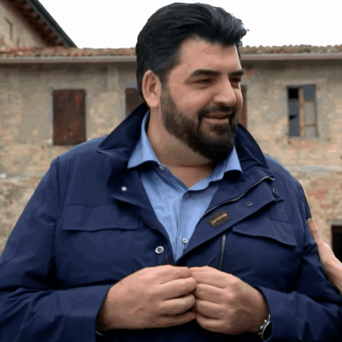 “Mi sto innamorando di lei, i suoi occhi sono profondi”: a MasterChef Italia la dichiarazione di Dorella per Antonino Cannavacciuolo – IL VIDEO