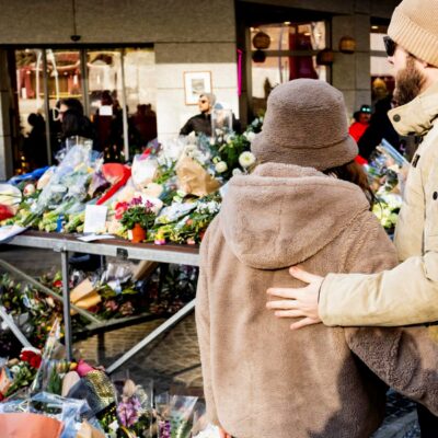Copertina di Strage di Crans-Montana. Candele, soffitto e scale: le incredibili falle del club. “I morti aumenteranno”