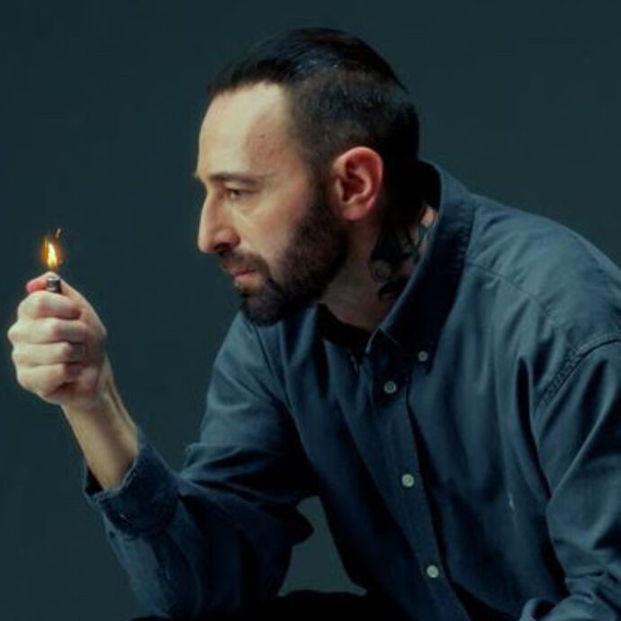 “I Coma_Cose? È stata una bellissima gabbia. Era già collassato a livello creativo. Mischiare amore e musica è pericolosissimo”: parla Fausto Lama