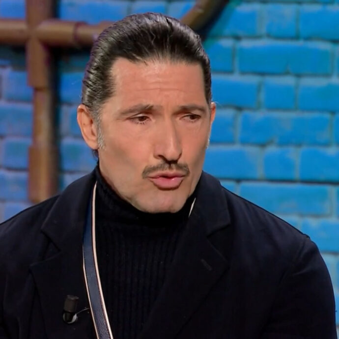 “C’è stato un periodo in cui il sesso è stato una droga per me, andavo anche con 3/4 donne in poche ore. In fondo cercavo mia mamma”: lo confessa Walter Nudo