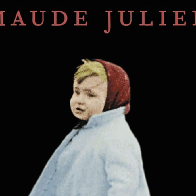 “Mio padre mi immergeva nell’acqua sporca, mi chiudeva in una cantina infestata di topi e mi faceva bere alcol a 5 anni”: la storia di Maude Julien
