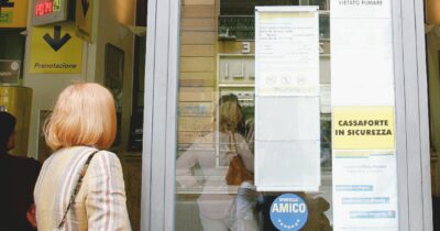 Copertina di Pensioni di gennaio in ritardo: rivolta social