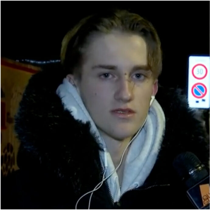 “Sono stato tra i primi ad uscire da Le Constellation, ho visto gente in pessime condizioni. Tre miei amici sono morti”: la testimonianza di Edoardo a “Quarto Grado”. E un superstite racconta: “Portavano bottiglie con candele sopra”