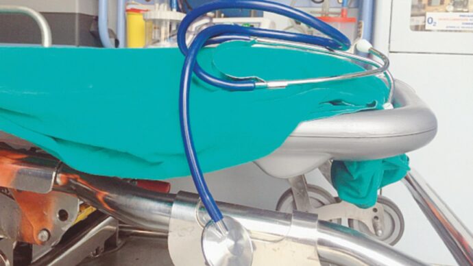 Firma finale per il rinnovo del contratto dei dirigenti medici: aumenti medi di 491 euro al mese più arretrati