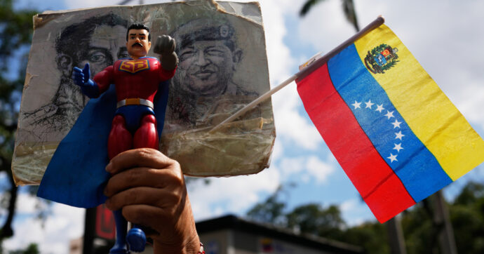 Maduro è caduto, ma il Chavismo è vivo e vegeto. Le voci da Caracas: “Qui la vita è ripresa normalmente. Machado è la vera sconfitta”