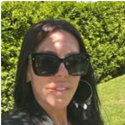 Copertina di Va in vacanza a Fuerteventura e muore per un malore. Era stata dimessa due volte dall’ospedale