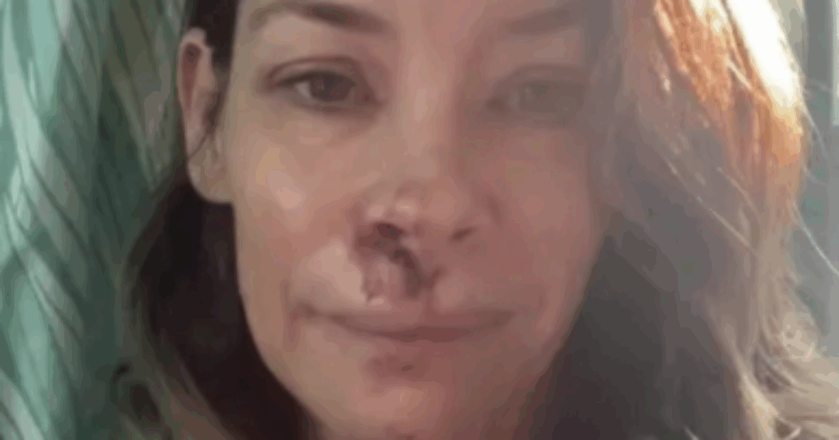 “Ho danni cerebrali dopo una caduta in spiaggia. Tutte le aree del mio cervello funzionano a capacità ridotta”: la confessione di Evangeline Lilly