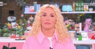 Copertina di “Ho letto le critiche contro i ragazzi morti nell’incendio di Crans-Montana. È una cosa veramente schifosa e indegna”: lo sfogo di Antonella Clerici