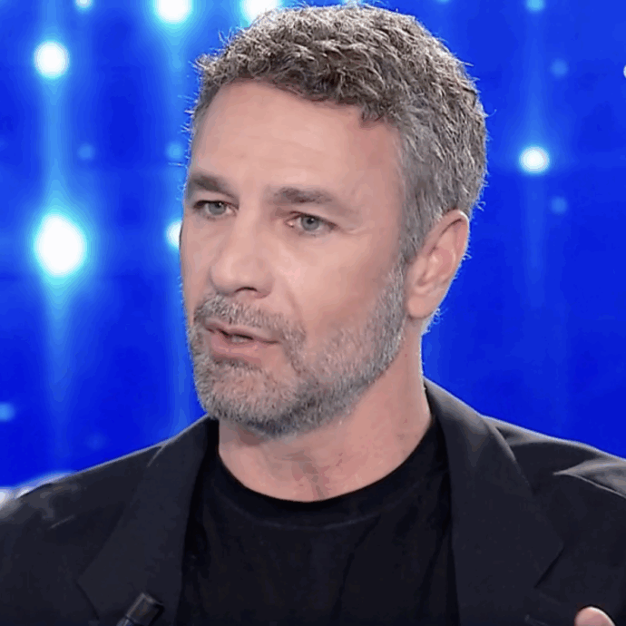 “Avere una persona che ti dice ‘io ti posso rovinare’ e si prende il potere dei tuoi errori, non si augura a nessuno”: Raoul Bova sui messaggi a Martina Ceretti