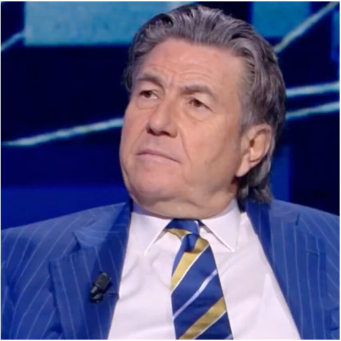 “Ah non ricorda il mio nome? Dopo me lo scrivo così non lo scorda”: la gag tra Giuseppe Brindisi e l’avvocato De Rensis a “Zona Bianca”. I periti su Garlasco: “Chiara non ha visto le immagini di quella cartella”