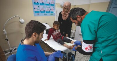 Copertina di Report di Israele contro Medici senza frontiere: “Terroristi senza frontiere”