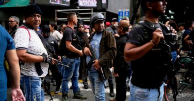 Copertina di Venezuela, “qui a Caracas stato d’eccezione e pattuglie: viviamo tra diffidenza e paura”